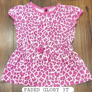Faded Glory Pink and White Leopard Print Short Sleeve Tee